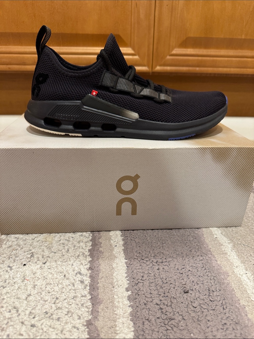 On Cloud Limited Edition Women's Black Athletic Sneakers - Picture 2 of 6